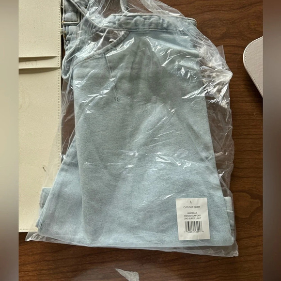 Weworewhat Side Cutout Denim Mini Skirt Large - Picture 4 of 7